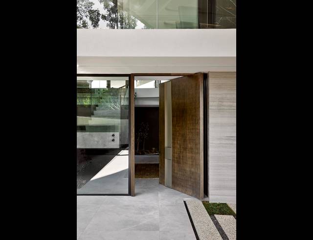 4 BEDROOM HOUSE FOR SALE IN KHYBER ROCK